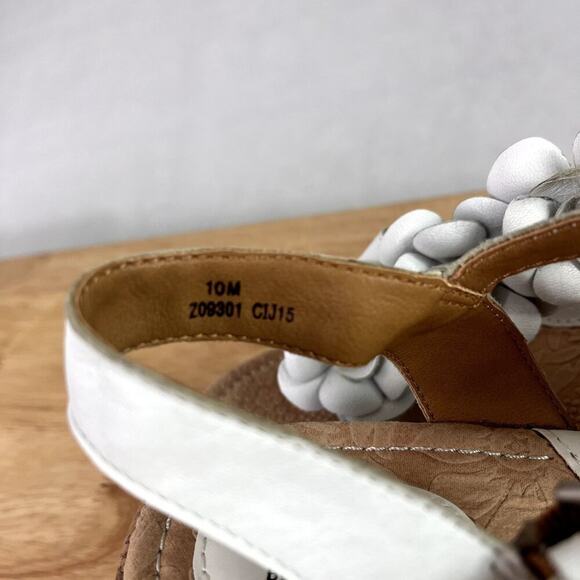 BOC Cornelis Wedge Sandals 10M White Floral Adjustable Ankle Strap Leather Upper - Picture 10 of 14